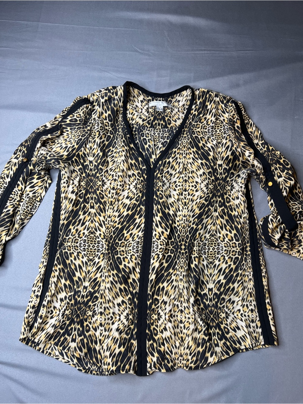 Alberto Makali 100% Silk Animal Print Blouse | Size Small | Roll-Tab Sleeves